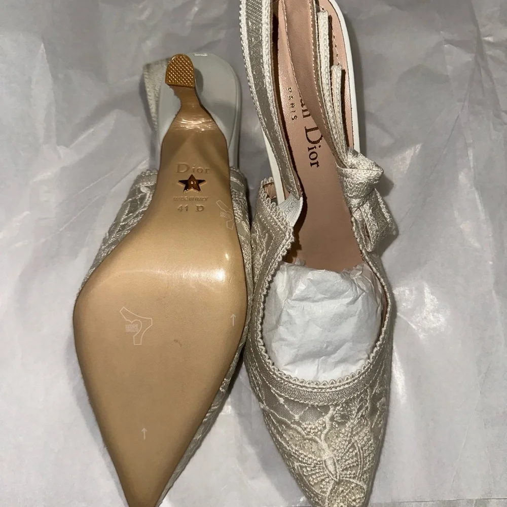 Dior Cream Lace Pointed Slingback Pumps with Bow - Picture 2 of 5